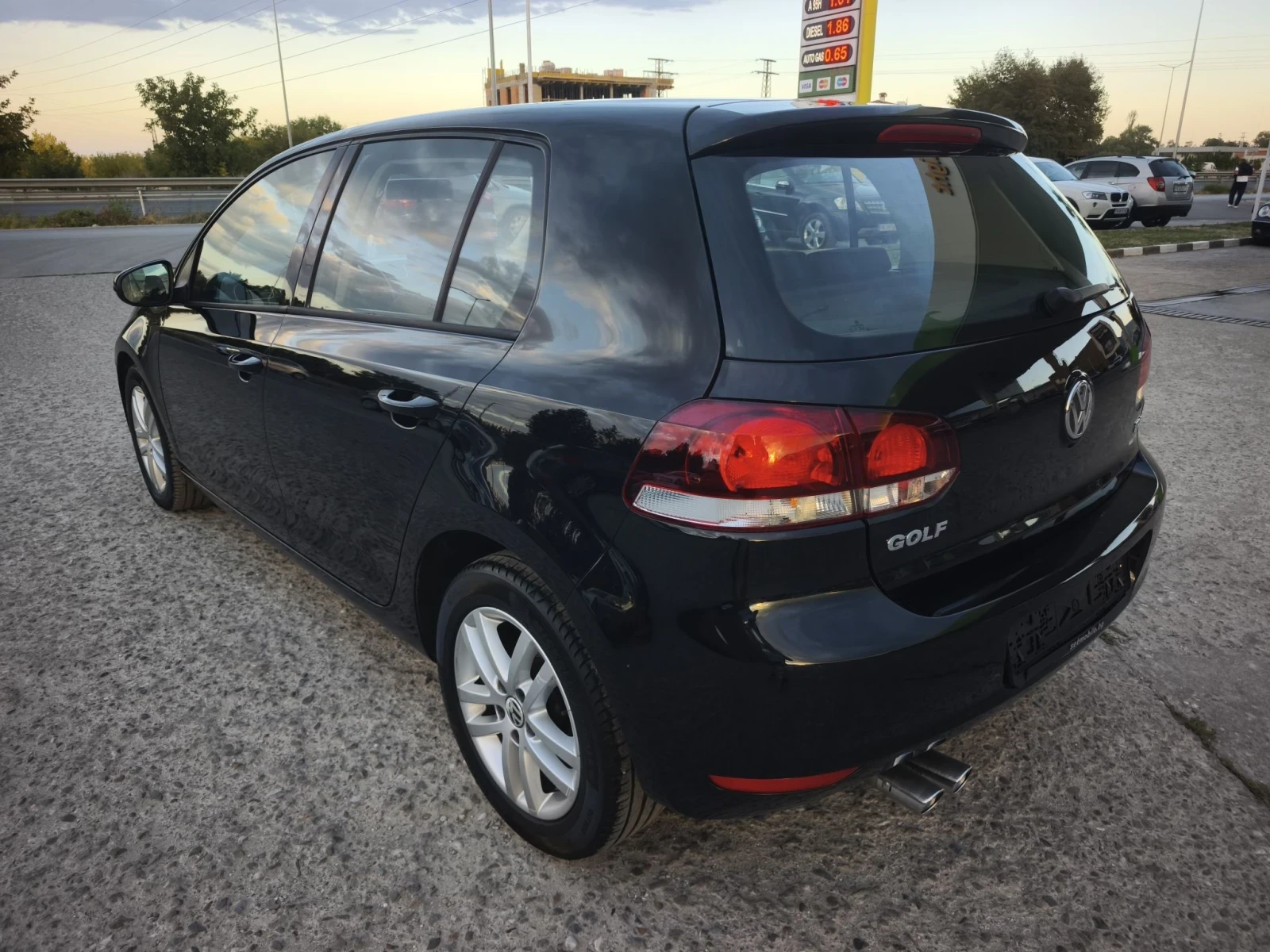 VW Golf 2.0TDI 110kc HIGH LINE , снимка 5 - Автомобили и джипове - 56442593