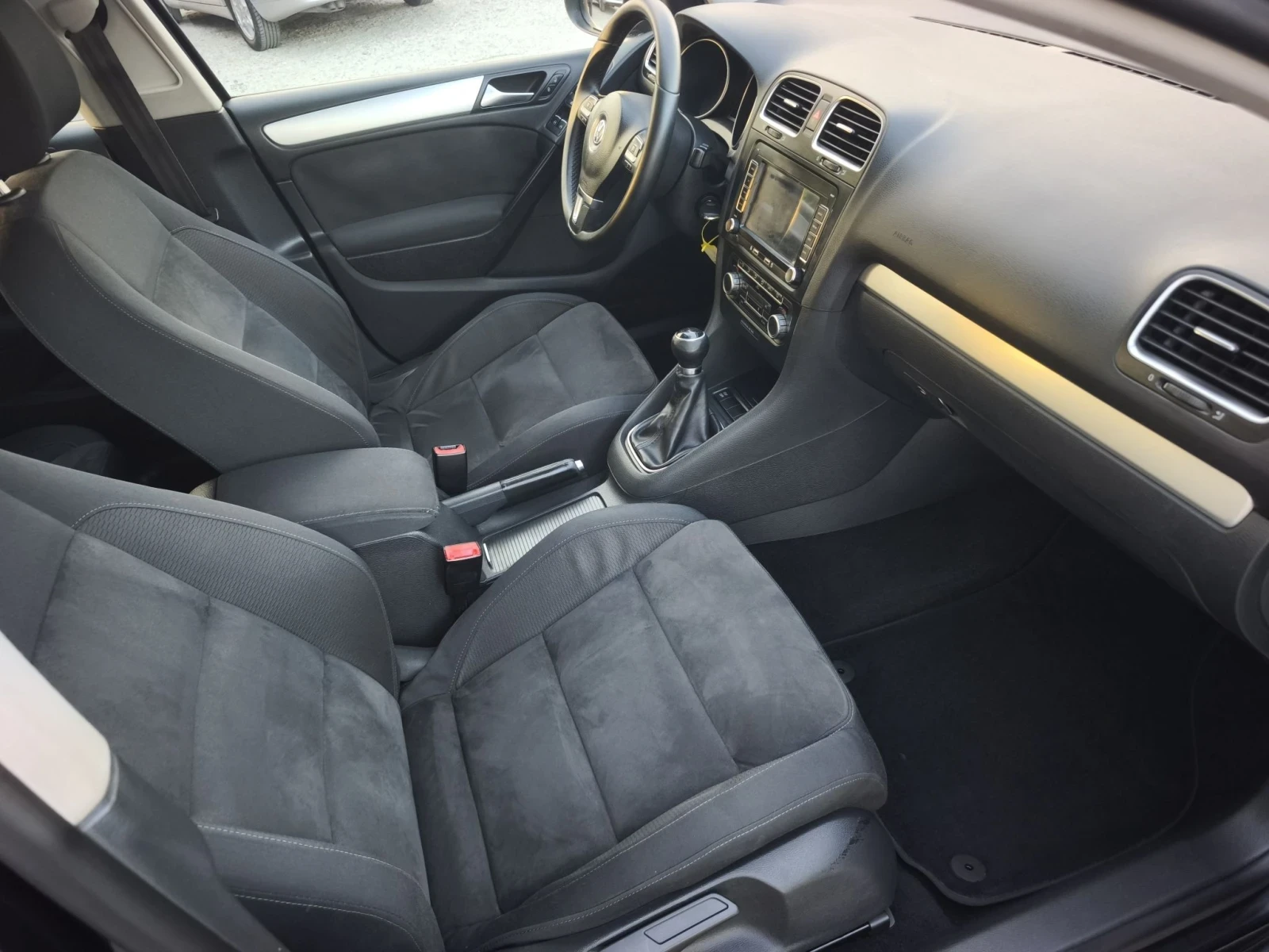 VW Golf 2.0TDI 110kc HIGH LINE , снимка 10 - Автомобили и джипове - 56442593