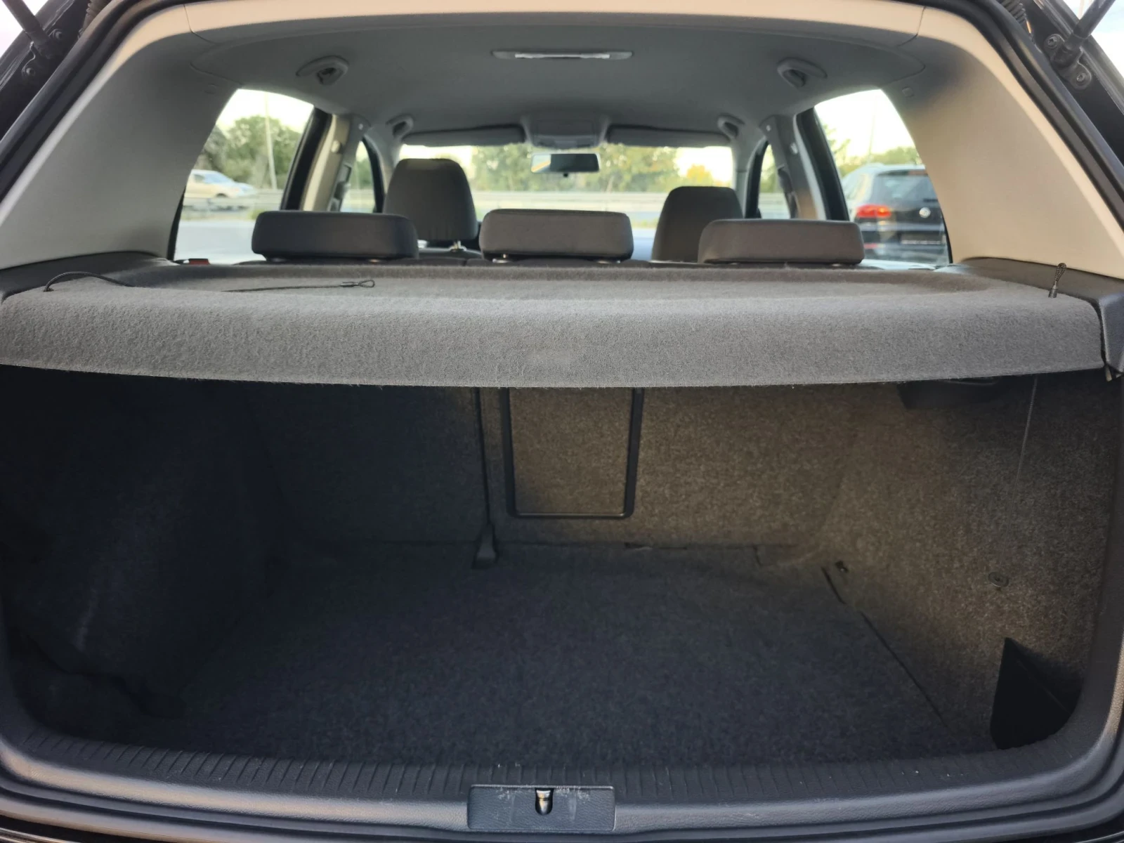 VW Golf 2.0TDI 110kc HIGH LINE , снимка 12 - Автомобили и джипове - 56442593