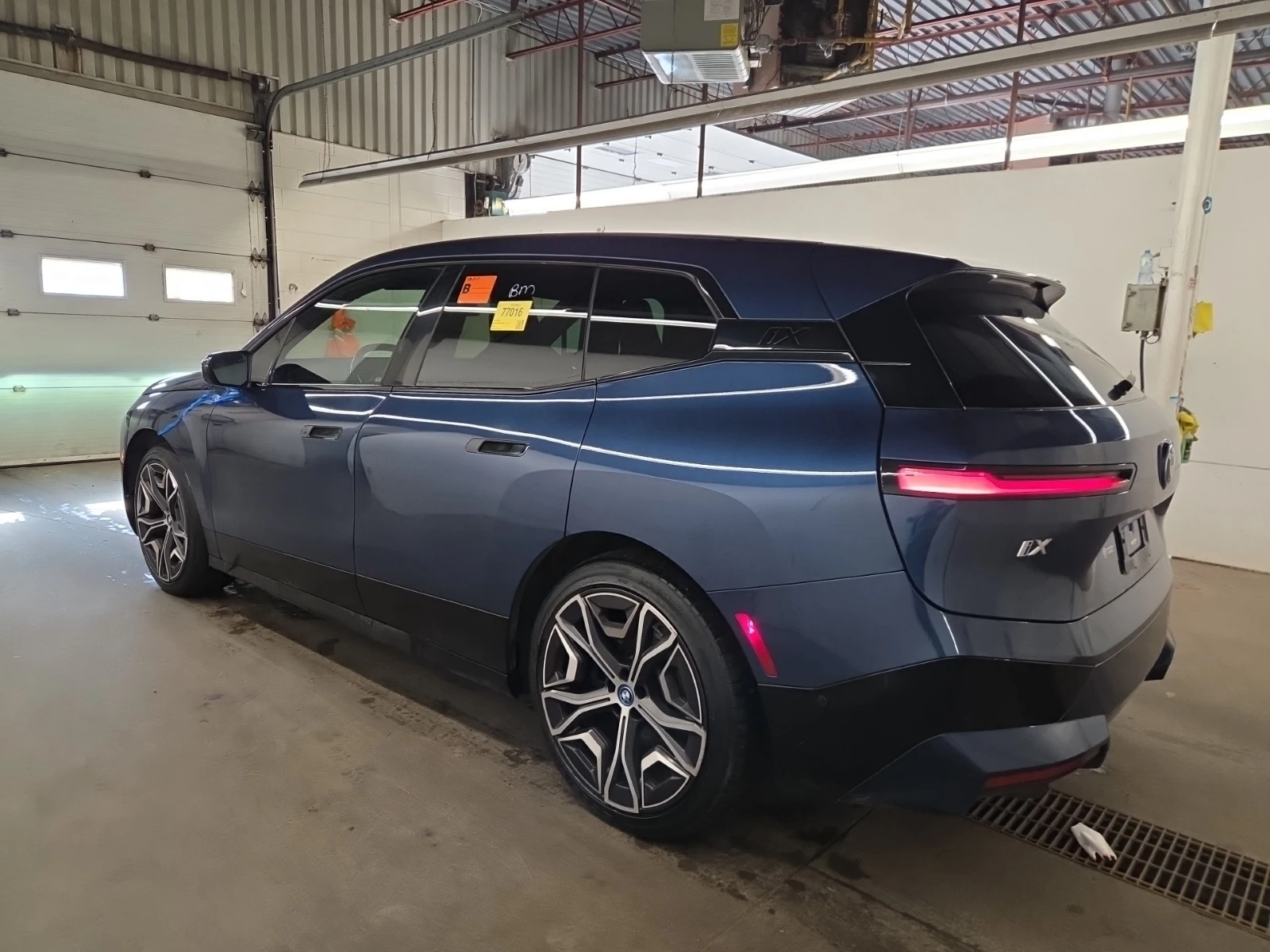 BMW iX XDRIVE50 | Mobile.bg � ����������� 4