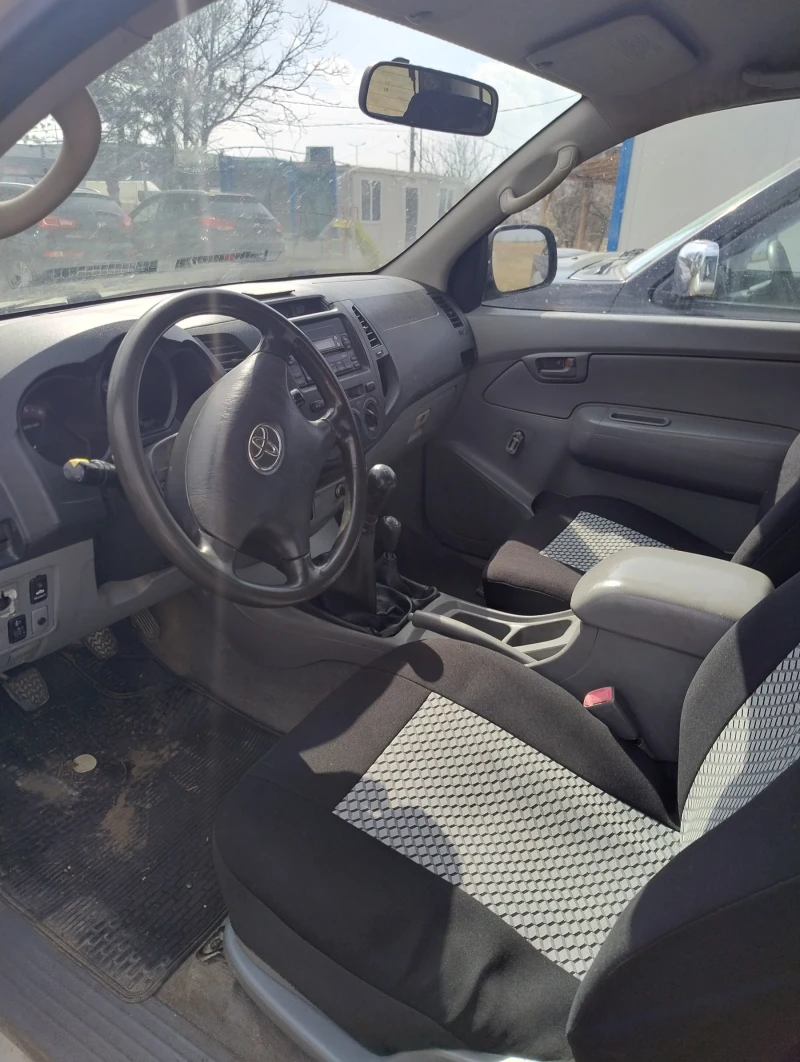 Toyota Hilux 2.5 D4D-4X4-, снимка 5 - Автомобили и джипове - 52397130