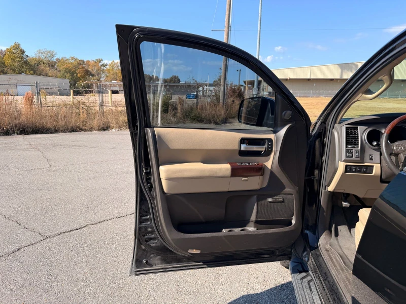 Toyota Sequoia Platinum, снимка 11 - Автомобили и джипове - 52472484