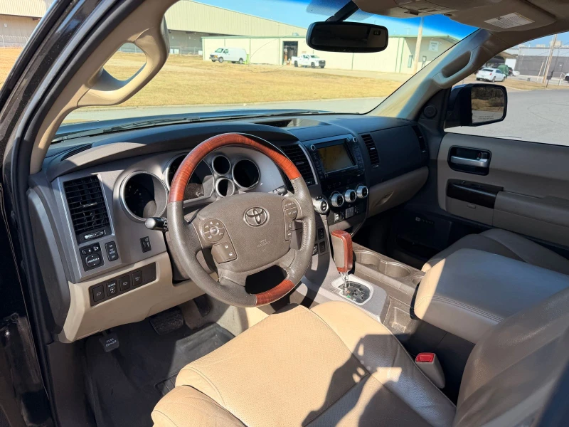 Toyota Sequoia Platinum, снимка 8 - Автомобили и джипове - 52472484