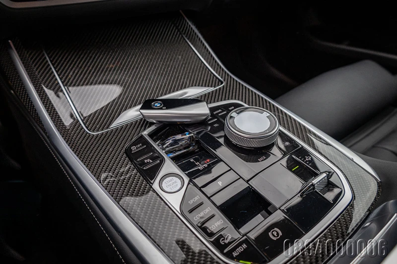 BMW X7 40d M SPORT PACK CARBON F-LIFT PANO HK ОБДУХВ, снимка 13 - Автомобили и джипове - 53126303