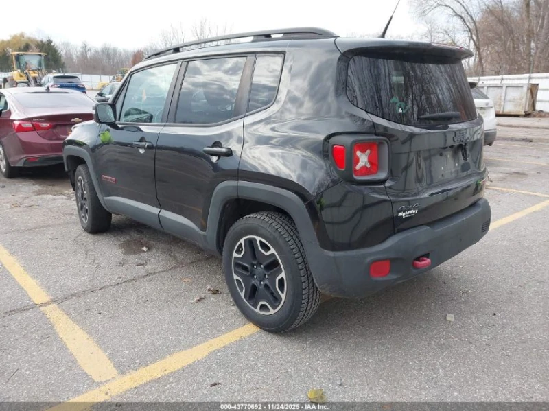 Jeep Renegade 2.4L I-4 VVT, 180HP 4X4 Drive, снимка 9 - Автомобили и джипове - 53130169
