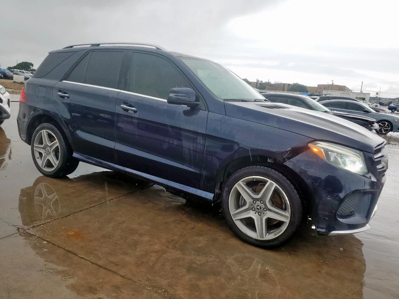 Mercedes-Benz GLE 350 AMG* PACK* ПОДГРЕВ* КАМЕРА* КЕЙЛЕС* LANE* ASSIST - изображение 3