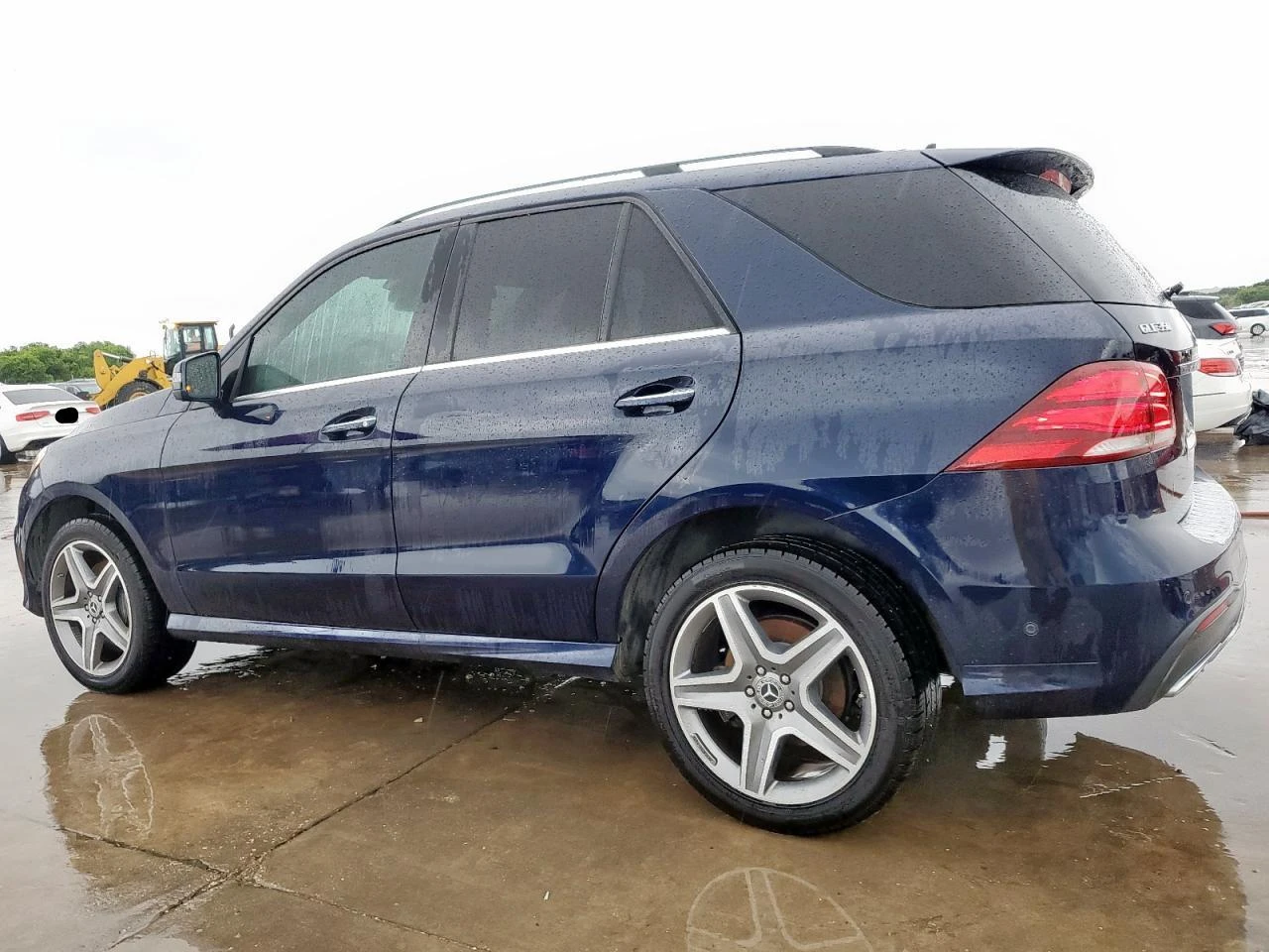 Mercedes-Benz GLE 350 AMG* PACK* ПОДГРЕВ* КАМЕРА* КЕЙЛЕС* LANE* ASSIST - изображение 4