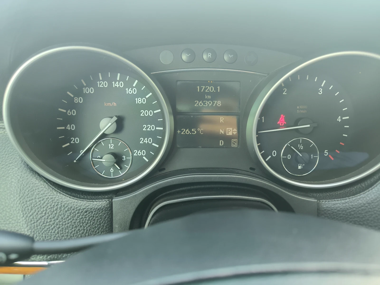 Mercedes-Benz GL 320 Джип - изображение 2