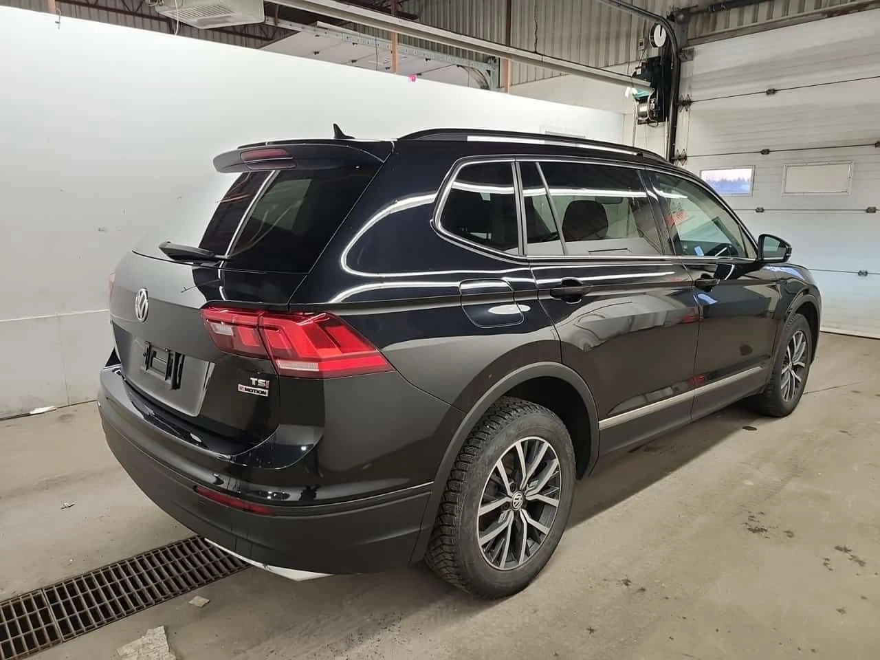 VW Tiguan COMFORTLINE  CARFAX - изображение 3