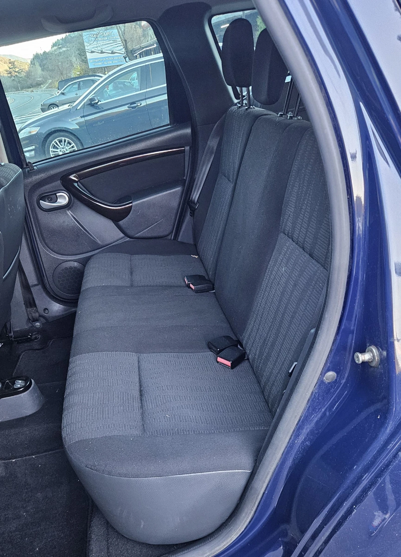 Dacia Duster 1.6 i GPL, снимка 12 - Автомобили и джипове - 53822843