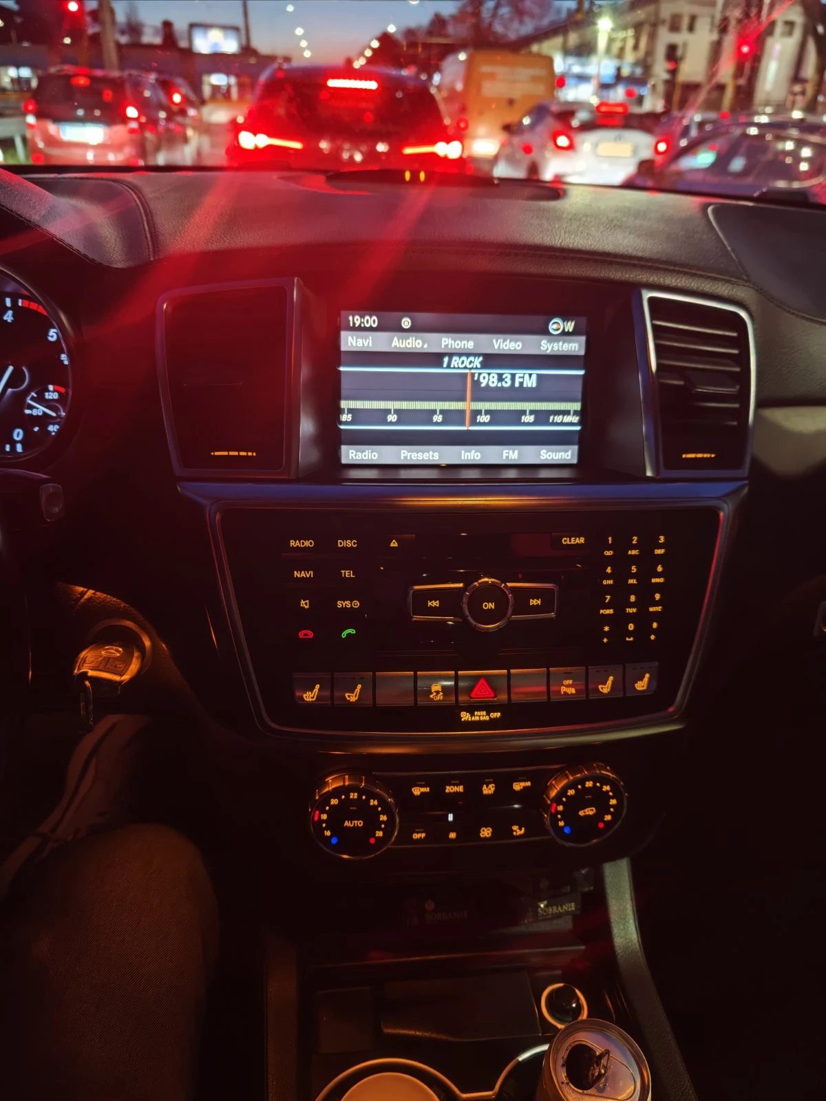 Mercedes-Benz ML 350 Mercedes-Benz ML 350 CDI* AMG* 4-MATIC* BLUETEC, снимка 13 - Автомобили и джипове - 53850437