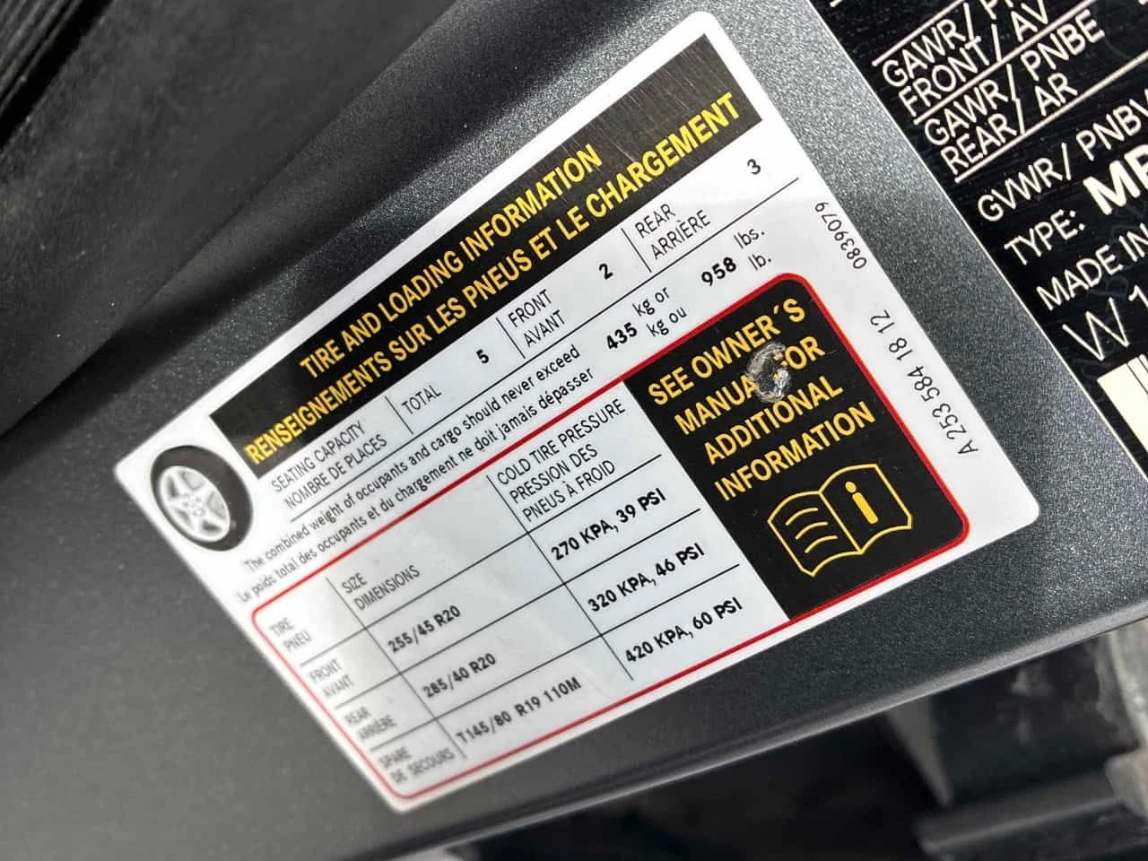 Mercedes-Benz GLC 300 * CARFAX * Дистроник * Два ключа * , снимка 11 - Автомобили и джипове - 53880904