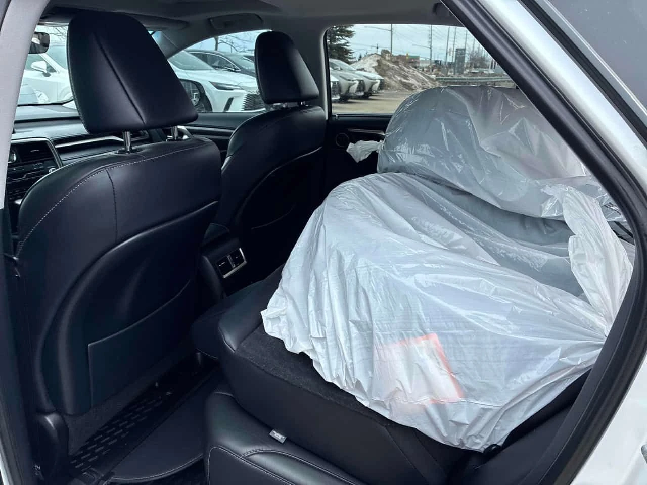 Lexus RX 350 * CARFAX * ПРЕДСТАВИТЕЛСТВО * КОМПЛЕКТ ГУМИ, снимка 13 - Автомобили и джипове - 53966491