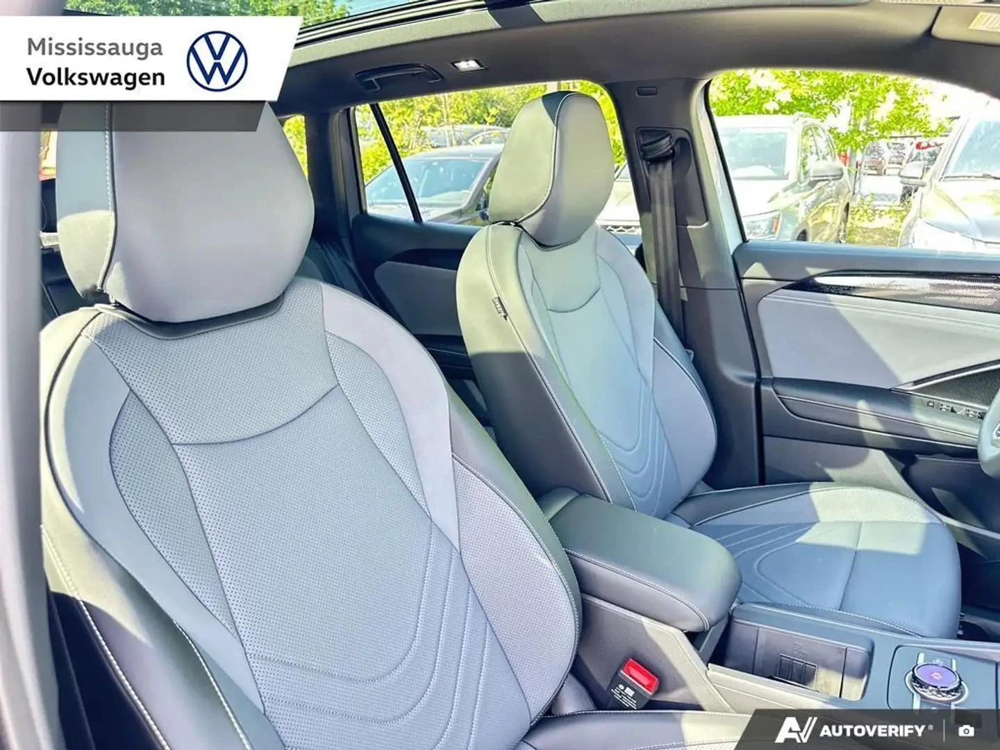 VW Tiguan * Comfortline* R-Line* 4Motion* ПОДГРЕВ* ПАНОРАМА*, снимка 16 - Автомобили и джипове - 55062802