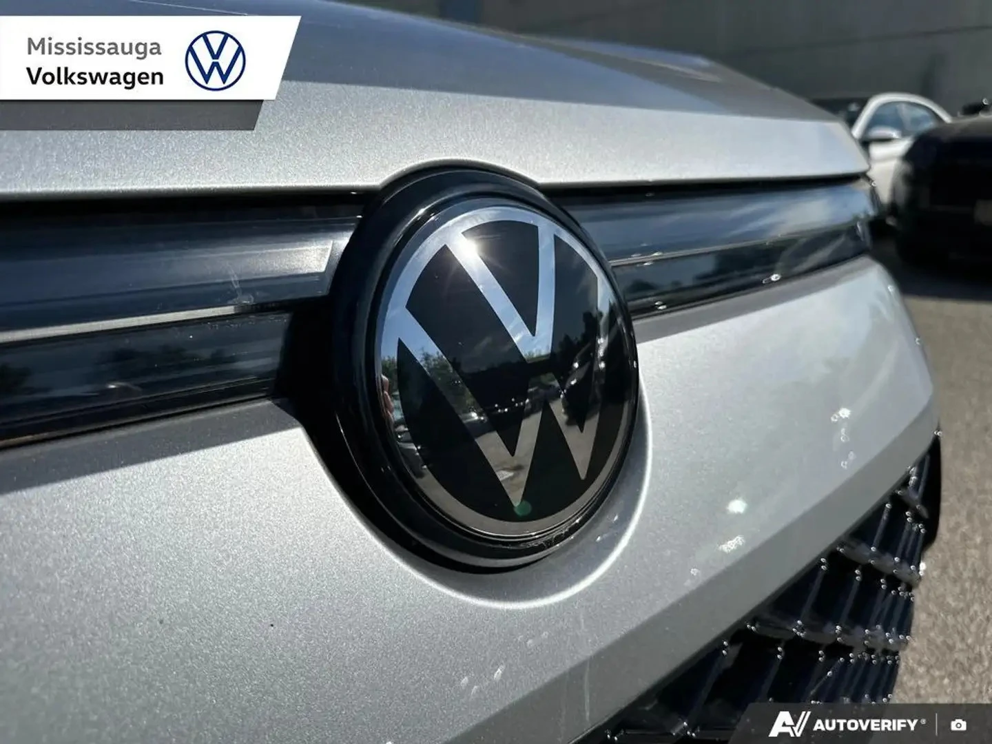 VW Tiguan * Comfortline* R-Line* 4Motion* ПОДГРЕВ* ПАНОРАМА*, снимка 8 - Автомобили и джипове - 55062802