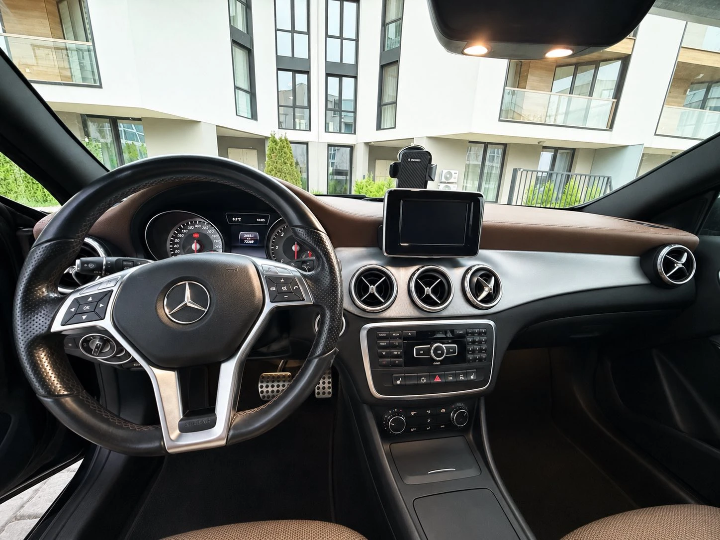 Mercedes-Benz GLA 220 Edition1 CDI AMG пакет, снимка 4 - Автомобили и джипове - 55730632
