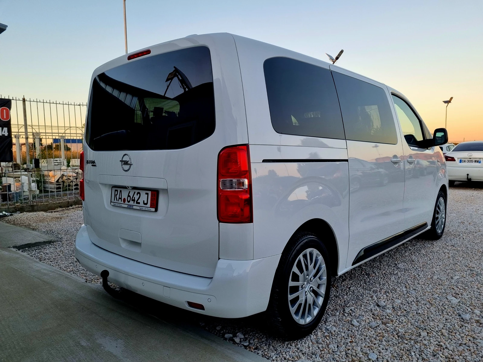 Opel Vivaro Zafira Lifee 7+ 1\ 2.0 D 150ks. Evro 6 | Mobile.bg � ����������� 6