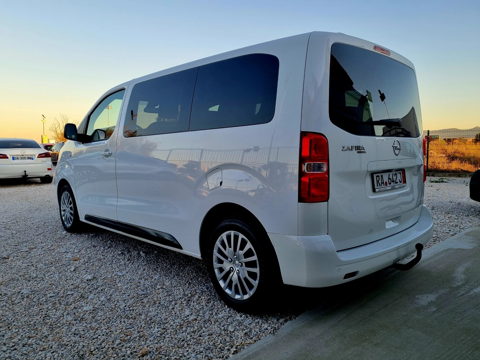 Opel Vivaro Zafira Lifee 7+ 1\ 2.0 D 150ks. Evro 6 | Mobile.bg � ����������� 8
