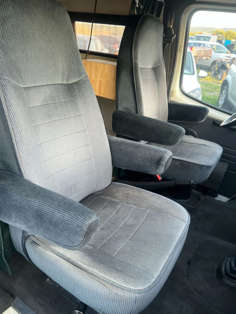 Кемпер Ford Transit, снимка 9 - Каравани и кемпери - 50715858