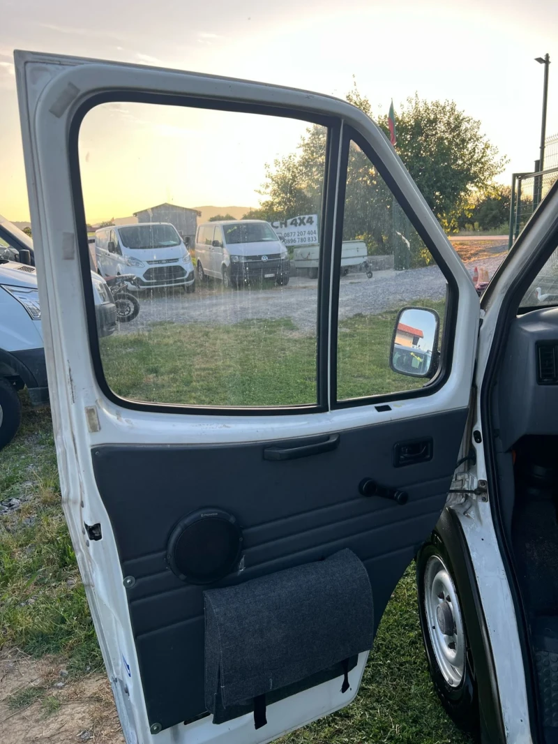 Кемпер Ford Transit, снимка 7 - Каравани и кемпери - 50715858