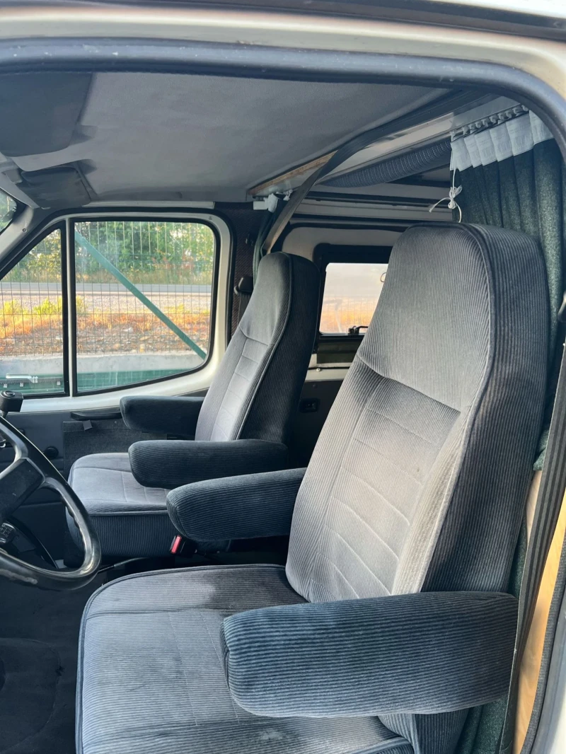 Кемпер Ford Transit, снимка 10 - Каравани и кемпери - 50715858