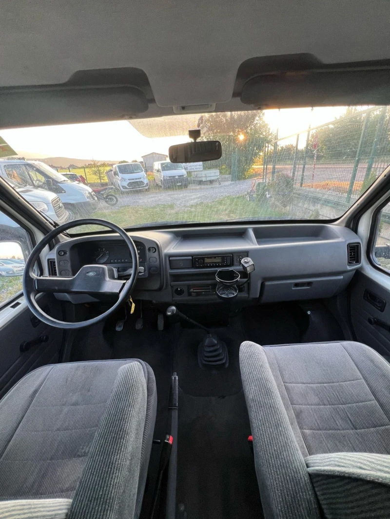 Кемпер Ford Transit, снимка 13 - Каравани и кемпери - 50715858