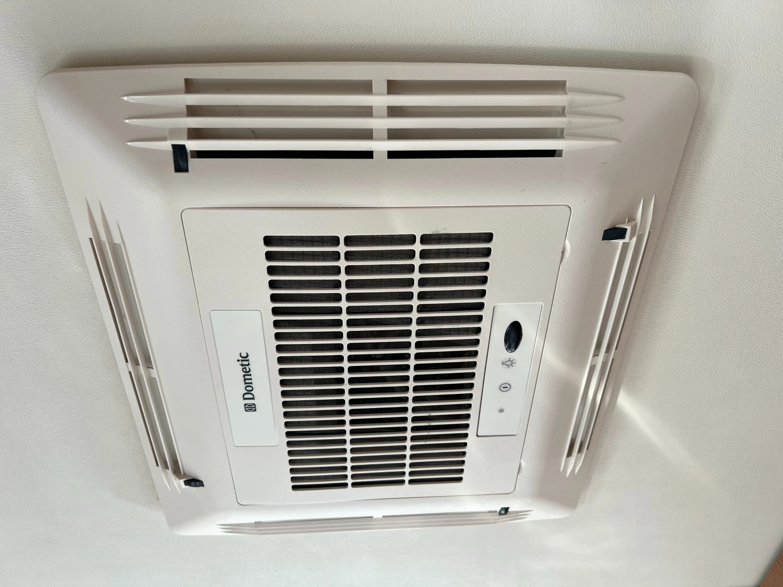 Кемпер HYMER / ERIBA MLT 580 SAT  АВТОМАТИК КЛИМАТИК, снимка 16 - Каравани и кемпери - 53832678