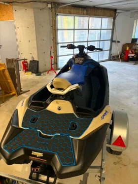 Джет Bombardier Sea Doo Spark Trixx 3up, снимка 2