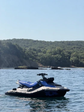 Джет Bombardier Sea Doo Spark Trixx 3up, снимка 5