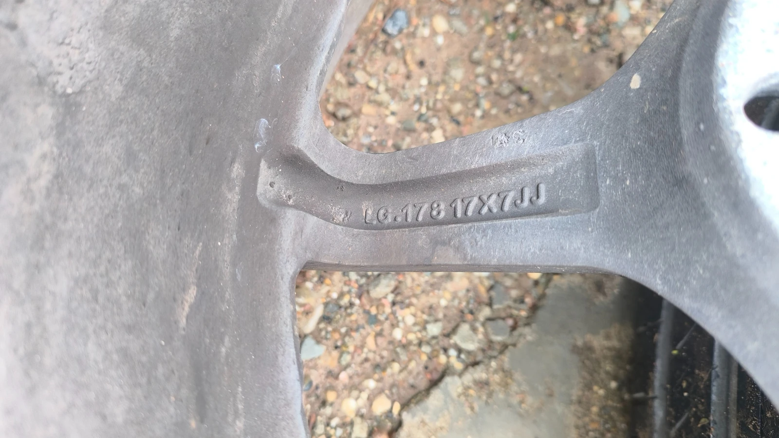    225/55R17   | Mobile.bg   5