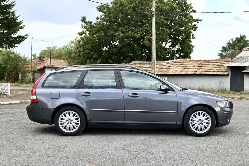 Volvo V50 2.4i Бензин/ГАЗ 5 Цилиндъра, снимка 2 - Автомобили и джипове - 47598365