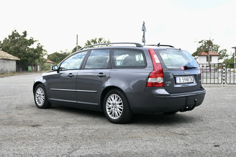 Volvo V50 2.4i Бензин/ГАЗ 5 Цилиндъра, снимка 5 - Автомобили и джипове - 47598365