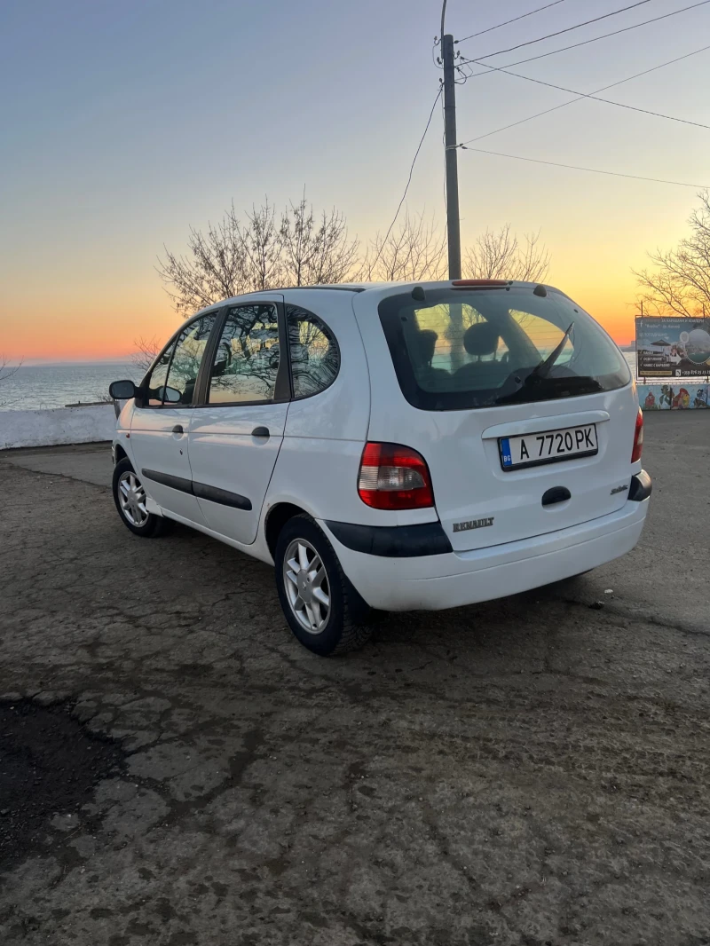 Renault Scenic 1.9 d. АВТОМАТИК, снимка 3 - Автомобили и джипове - 48731905