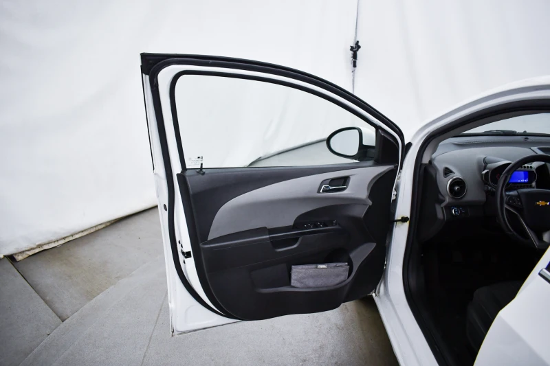 Chevrolet Aveo 1.3D E5B, снимка 16 - Автомобили и джипове - 51035509