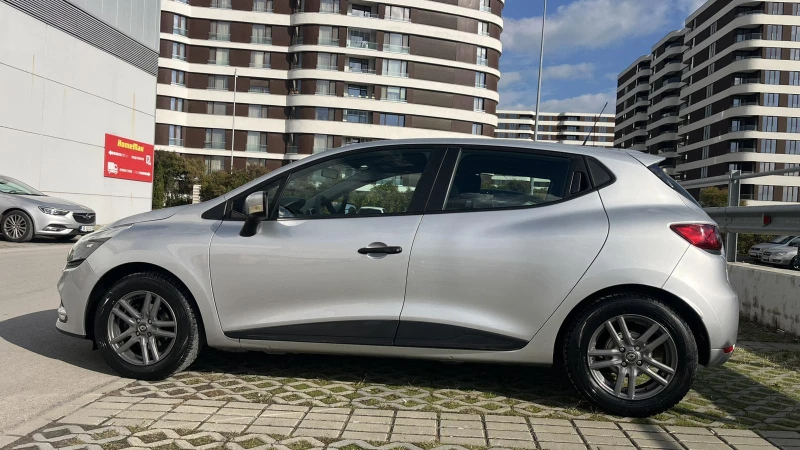 Renault Clio, снимка 5 - Автомобили и джипове - 52060044