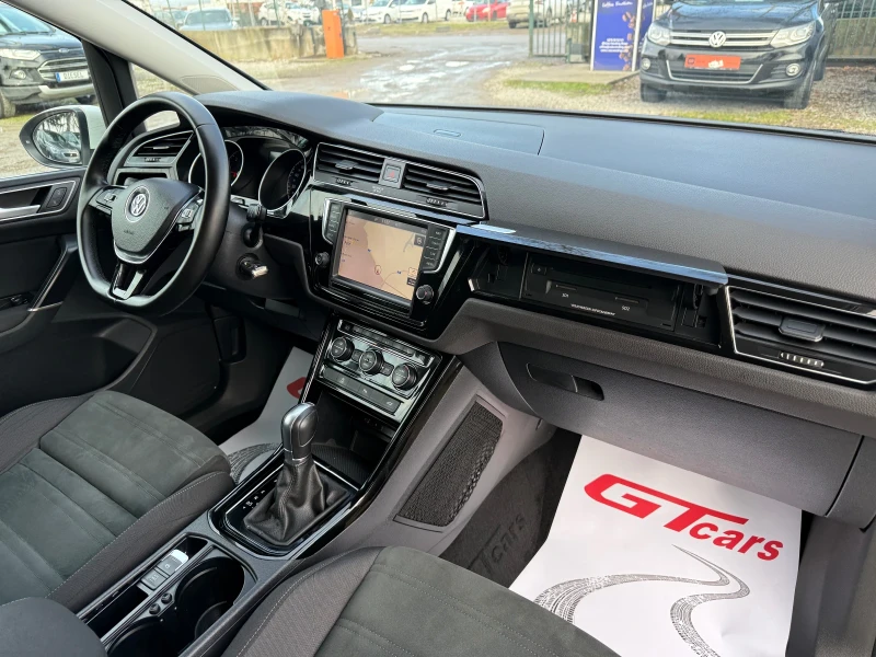 VW Touran 2.0TDI DSG, снимка 13 - Автомобили и джипове - 53244754