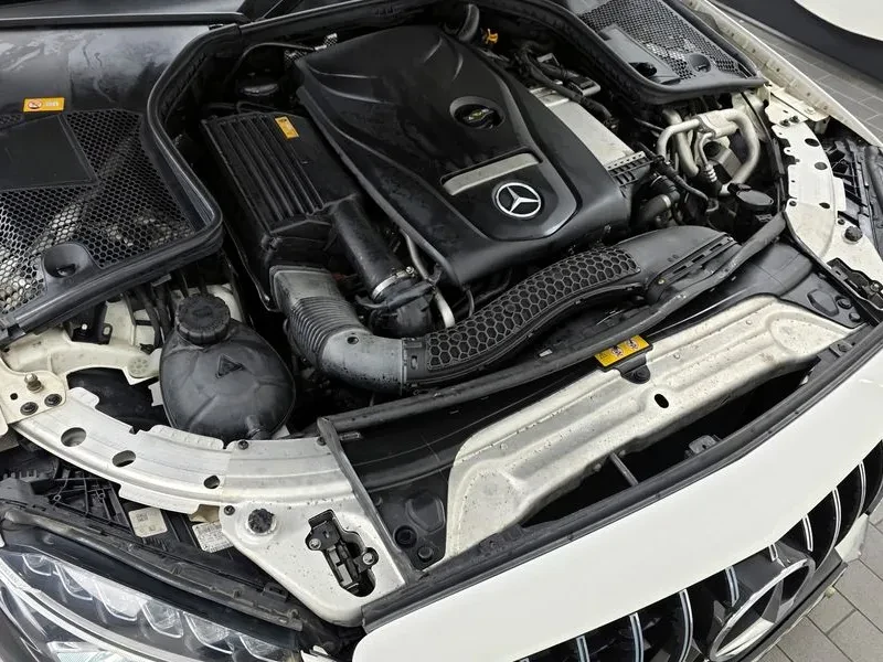 Mercedes-Benz C 200 COUPE, снимка 6 - Автомобили и джипове - 54863485