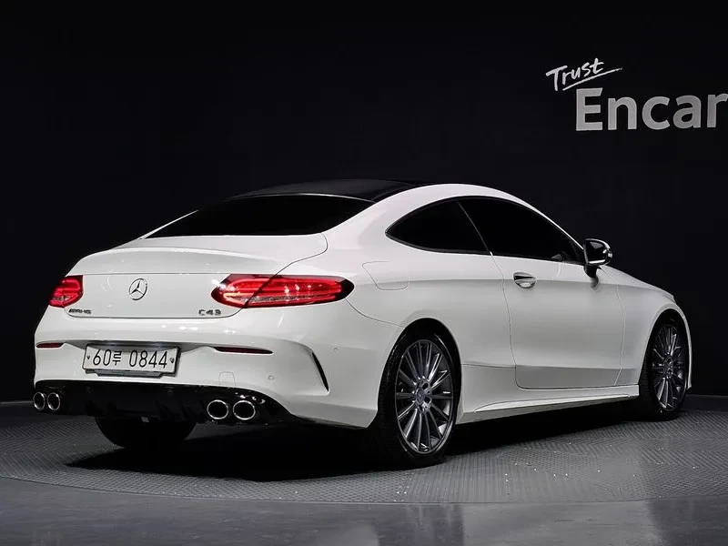 Mercedes-Benz C 200 COUPE, снимка 2 - Автомобили и джипове - 54863485