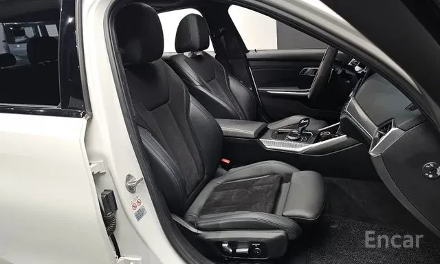 BMW 320 D * M SPORT * HEAD UP * KEYLESS * ШИБЕДАХ * , снимка 11 - Автомобили и джипове - 55492027