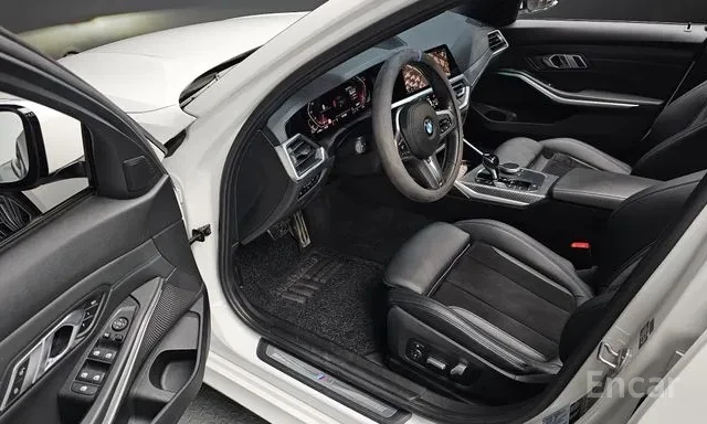 BMW 320 D * M SPORT * HEAD UP * KEYLESS * ШИБЕДАХ * , снимка 5 - Автомобили и джипове - 55492027