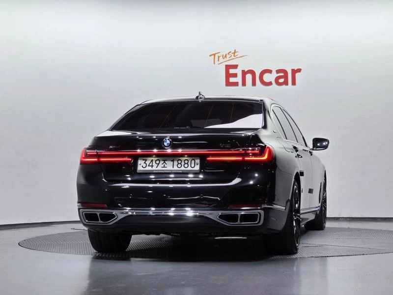 BMW 760 M760Li xDrive V12 Excellence| 601к.с.| ВКЛ.ТЕХНОТЕ, снимка 4 - Автомобили и джипове - 55624467