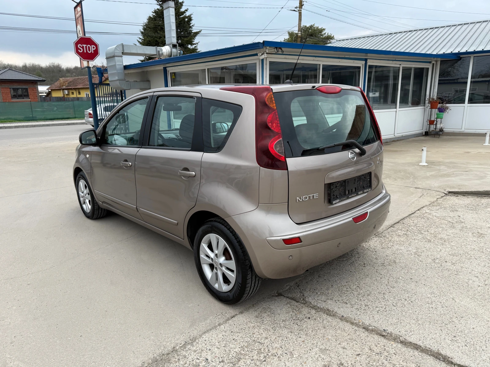 Nissan Note 1.4i - изображение 3