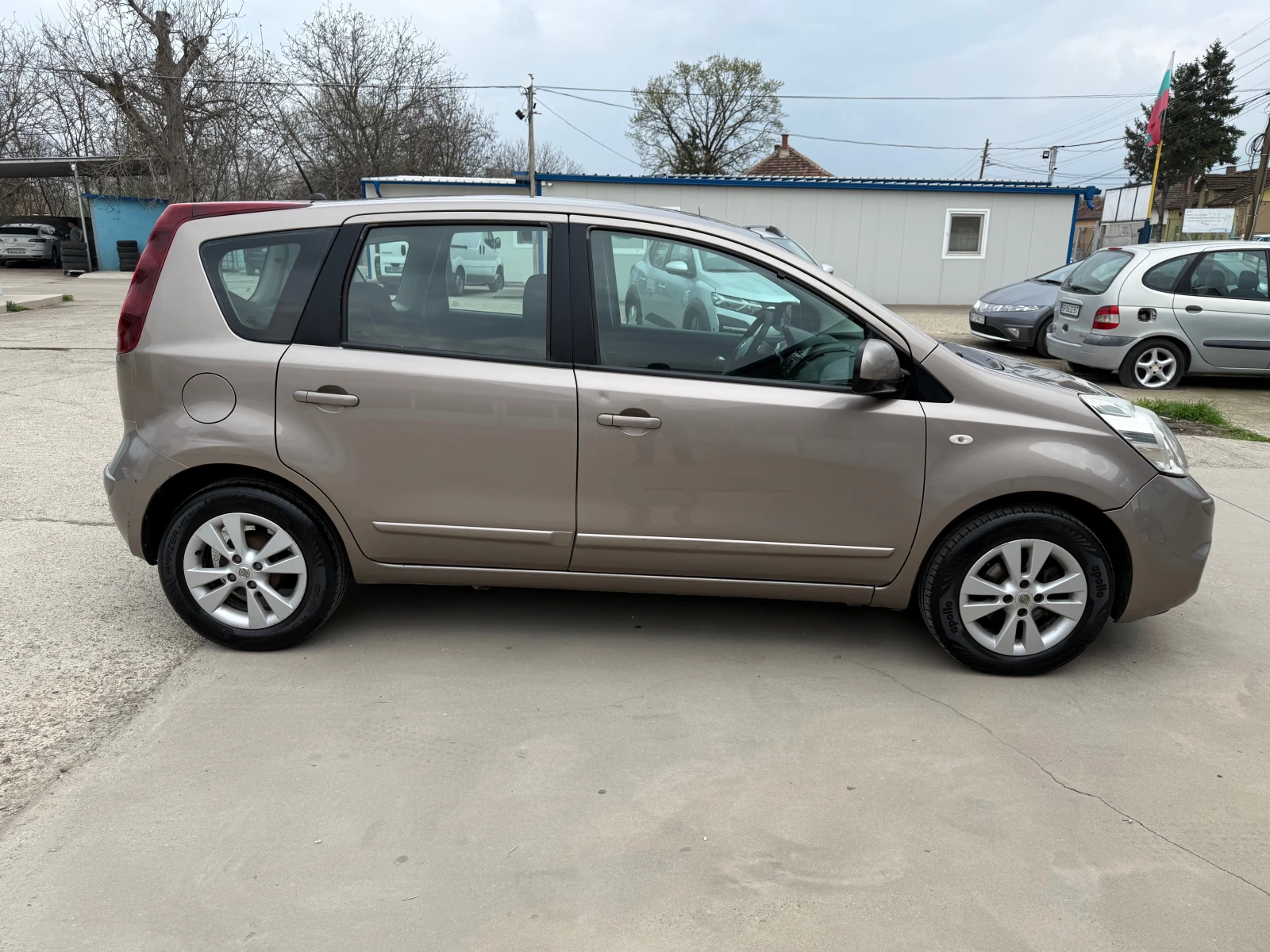 Nissan Note 1.4i - изображение 6