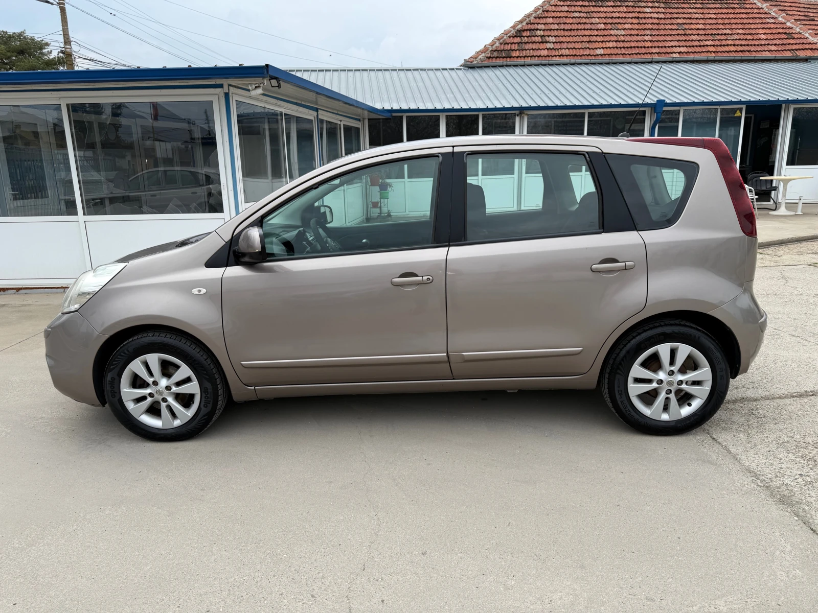 Nissan Note 1.4i - изображение 2