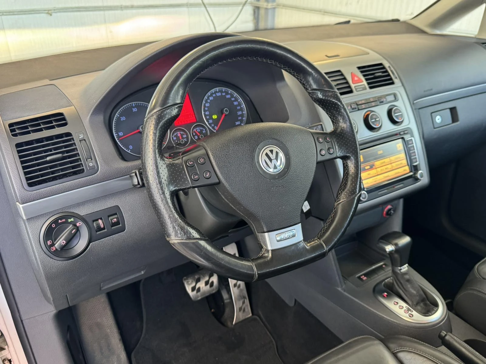VW Touran 2.0 TDI 170к.с.EDITION  R - изображение 8