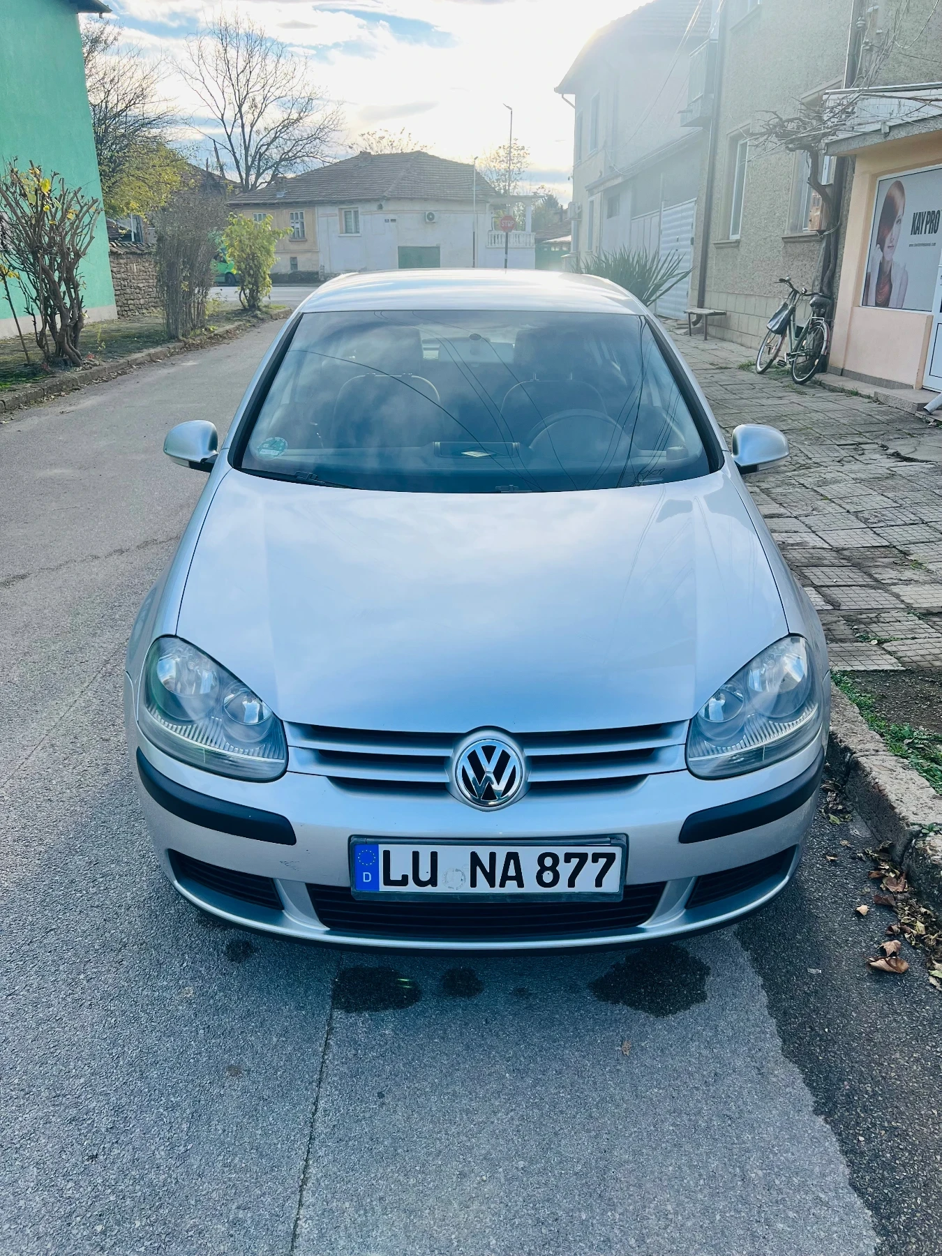 VW Golf 5 2003 год. 1.6 Бензин 115 к.с 6 скорости - изображение 6