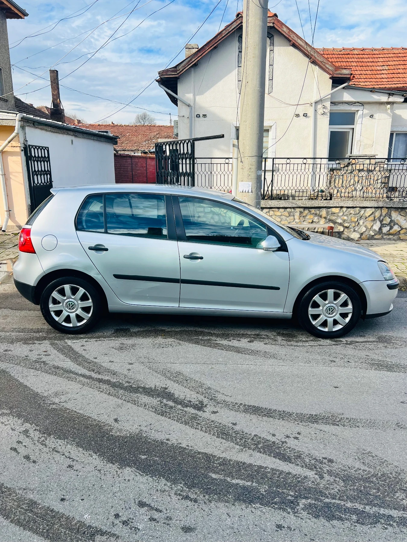 VW Golf 5 2003 год. 1.6 Бензин 115 к.с 6 скорости - изображение 7