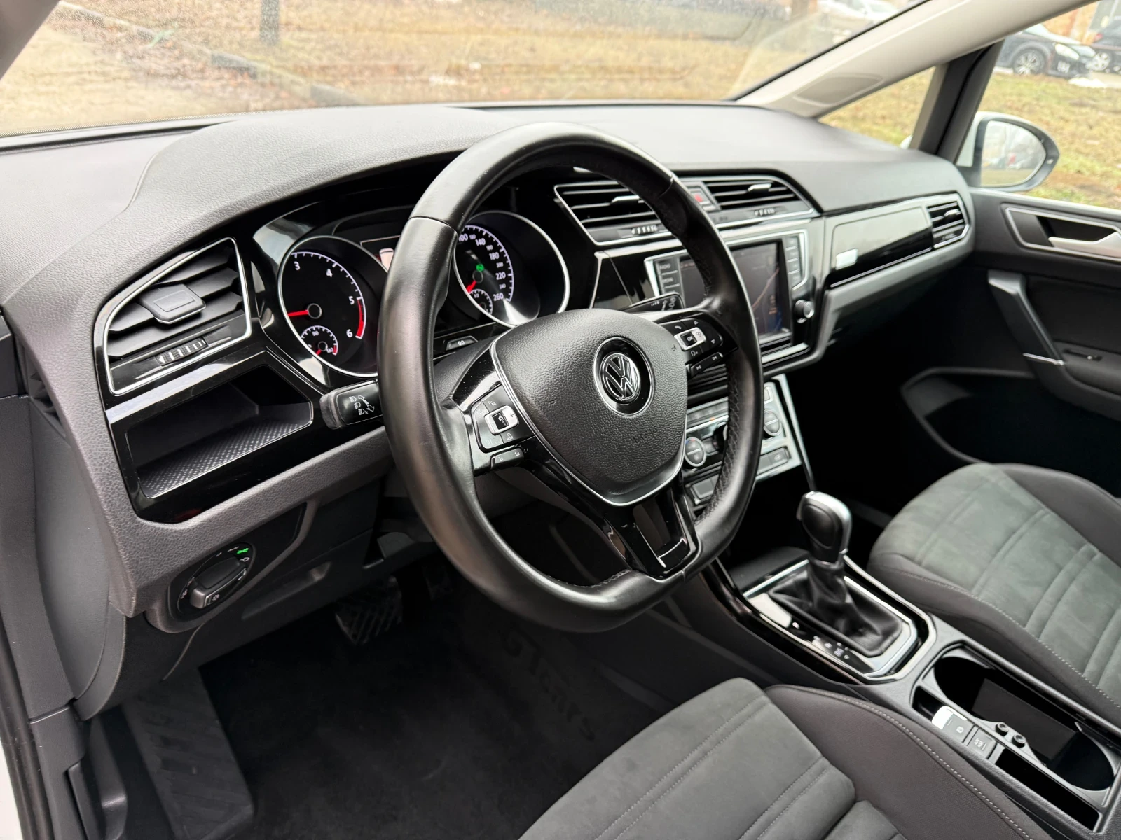 VW Touran 2.0TDI DSG | Mobile.bg � ����������� 8