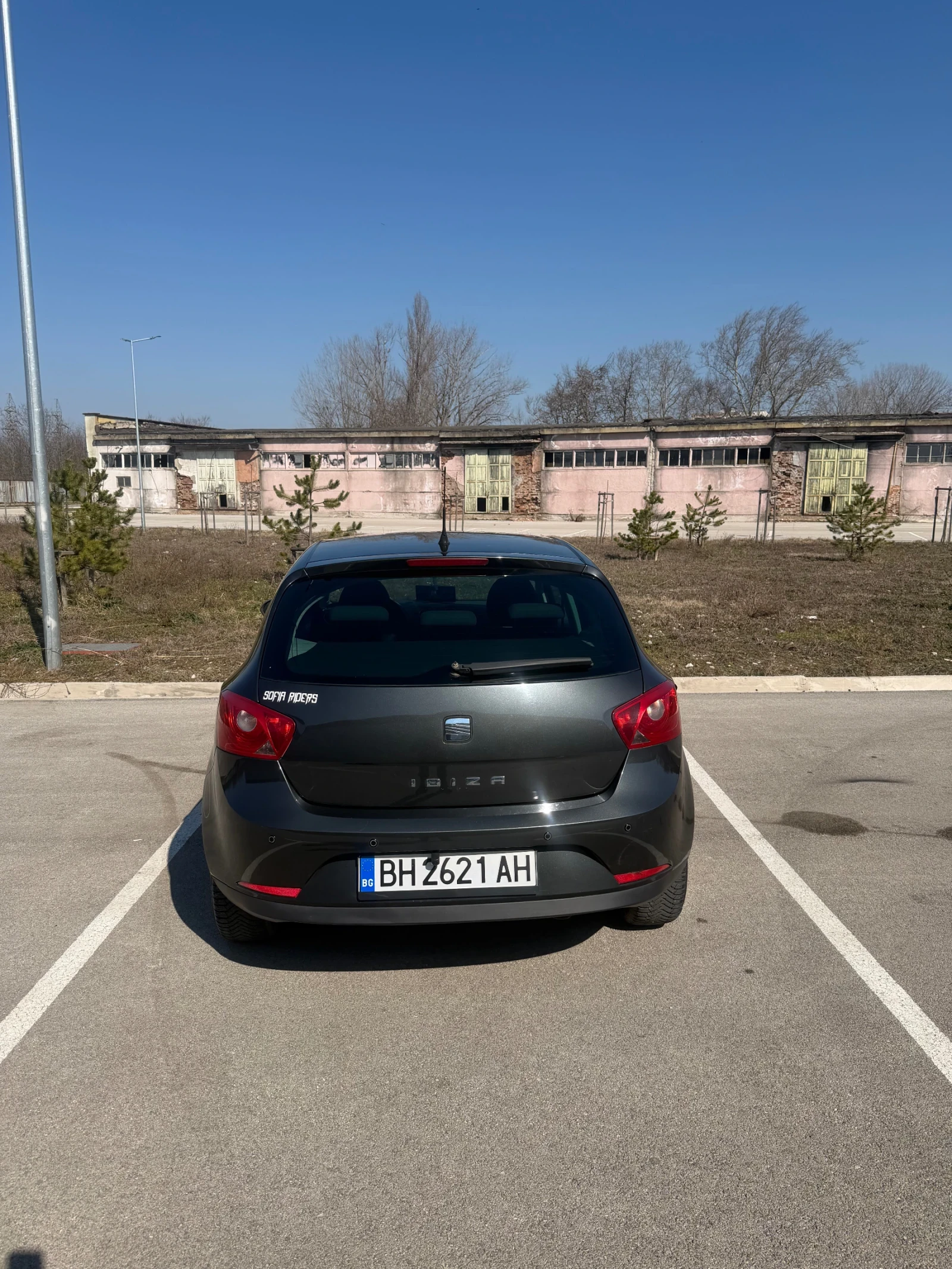 Seat Ibiza 1.6 TDI, снимка 6 - Автомобили и джипове - 53750342