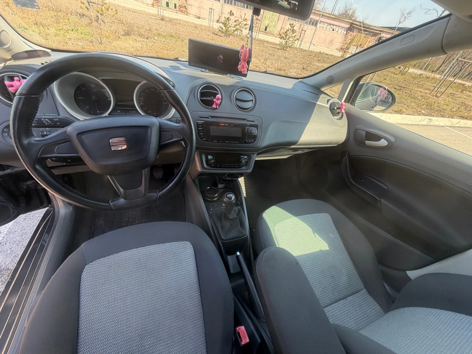 Seat Ibiza 1.6 TDI, снимка 12 - Автомобили и джипове - 53750342